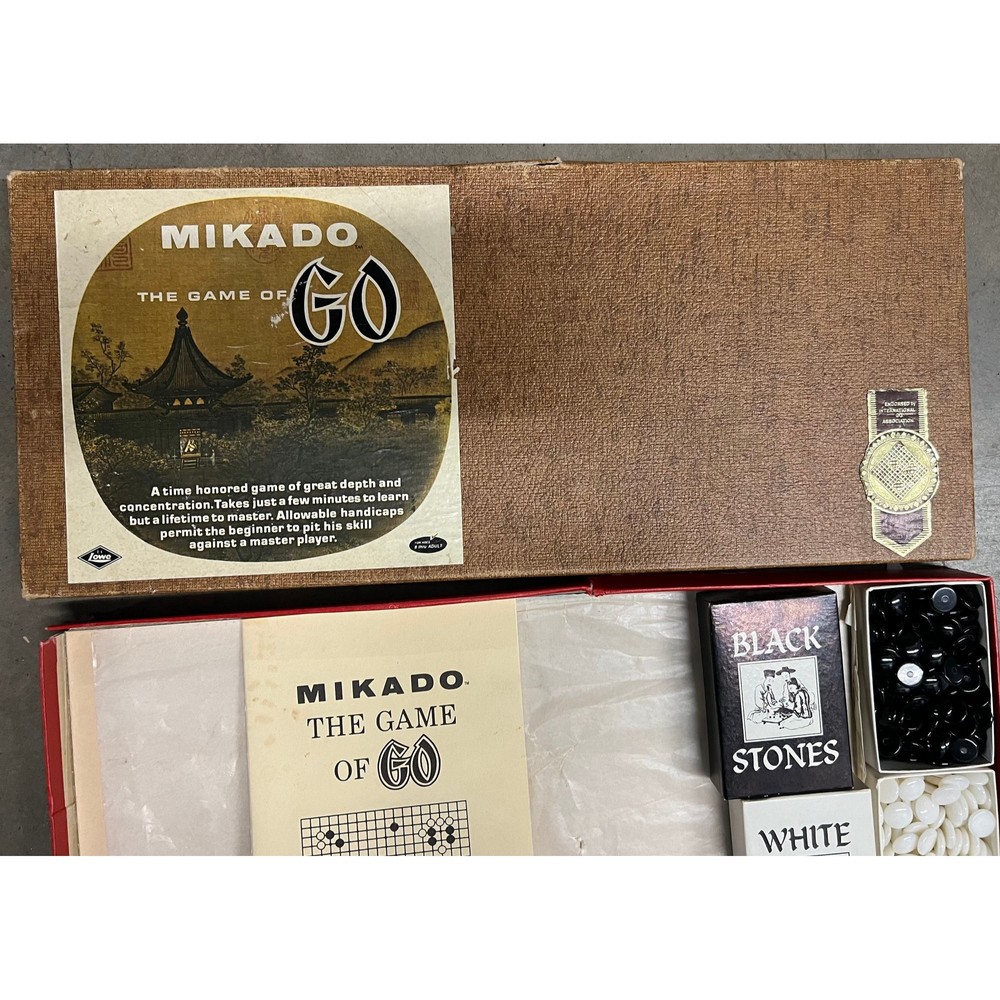 VTG 1951s MikadoThe Game of Go by E.S. Lowe Heavy Composite Wood Board Complete